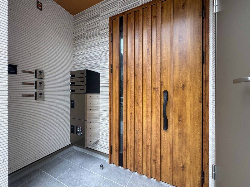 21/23 エントランス