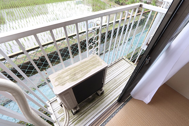 13/18 バルコニー