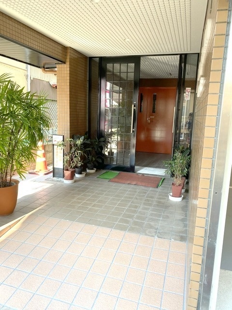 17/20 エントランス