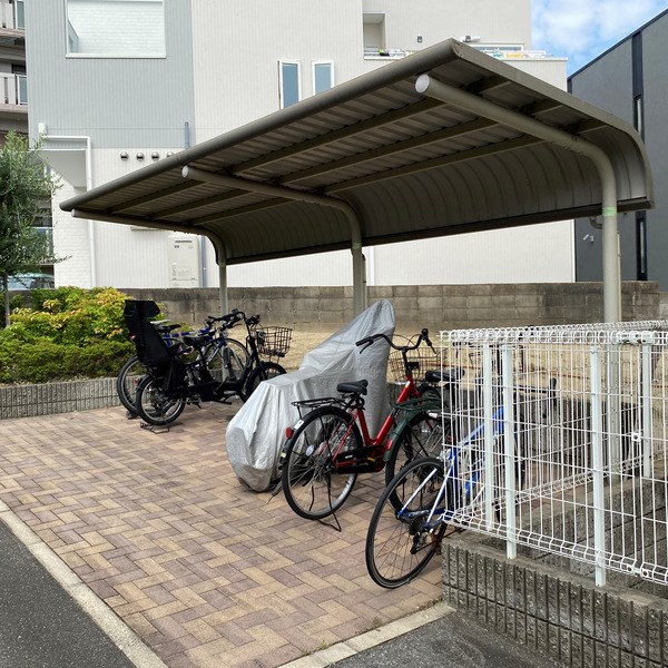 27/30 駐車場