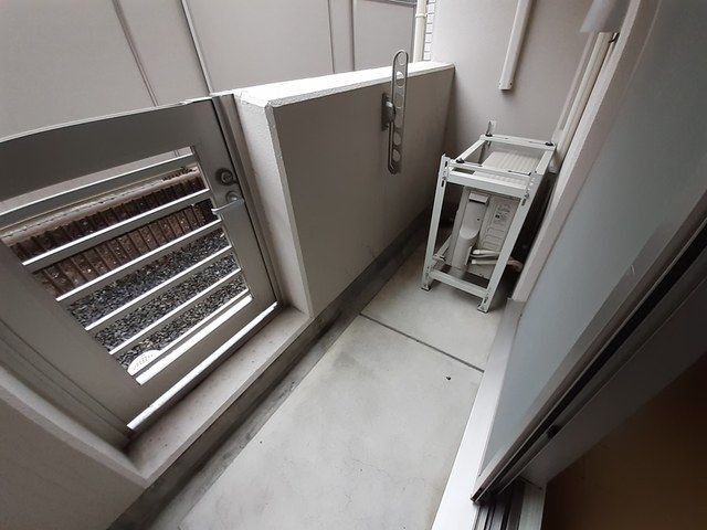 19/28 バルコニー