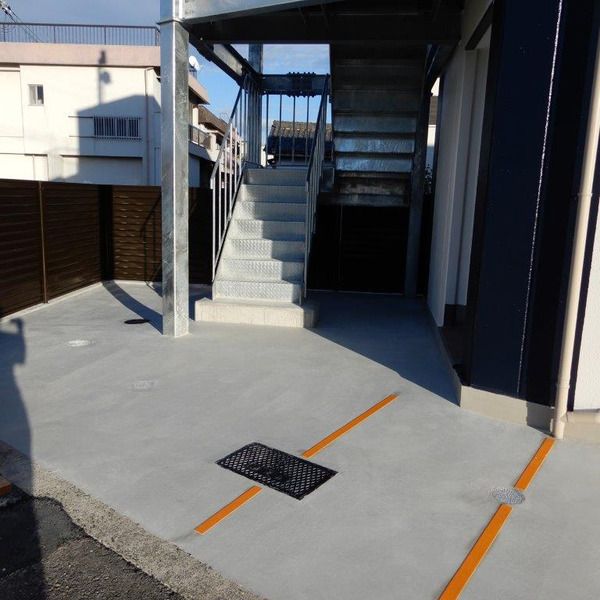 25/30 エントランス