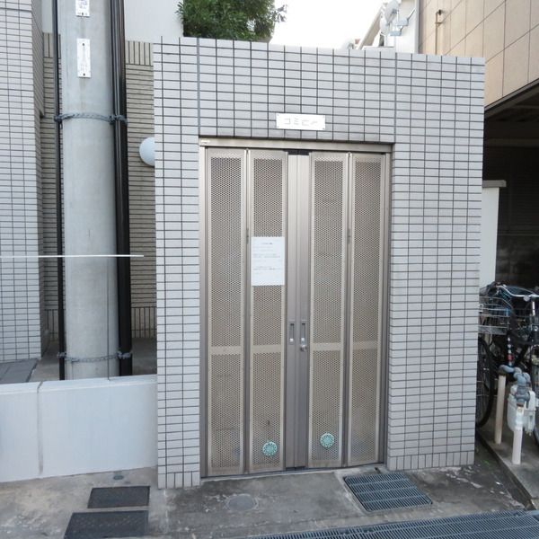 17/20 エントランス