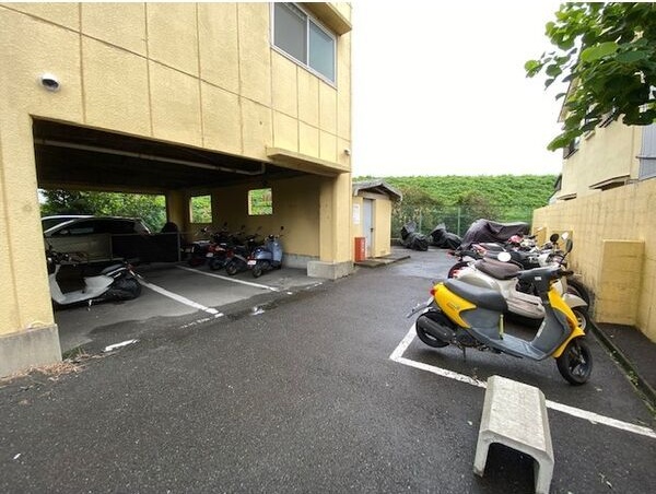 16/21 エントランス