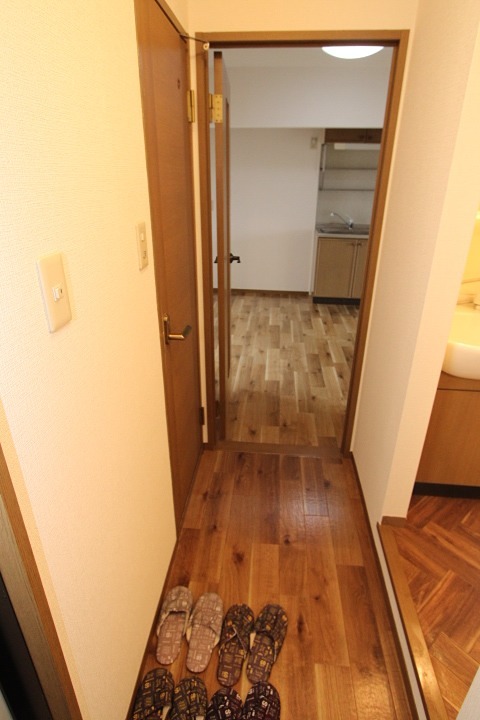 13/27 玄関