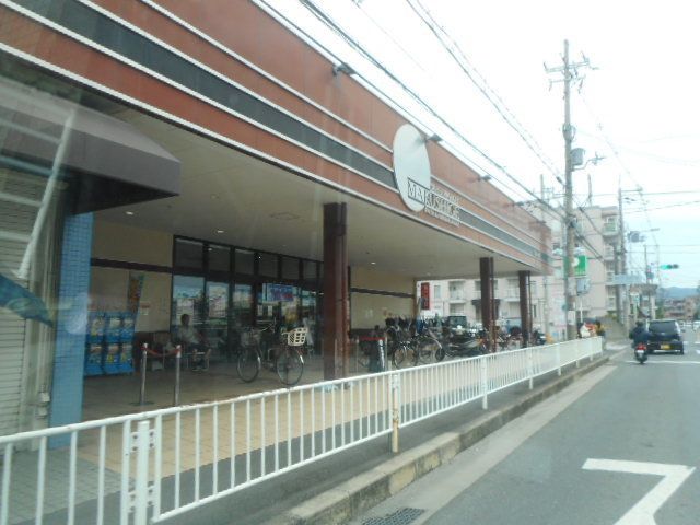 16/23 エントランス