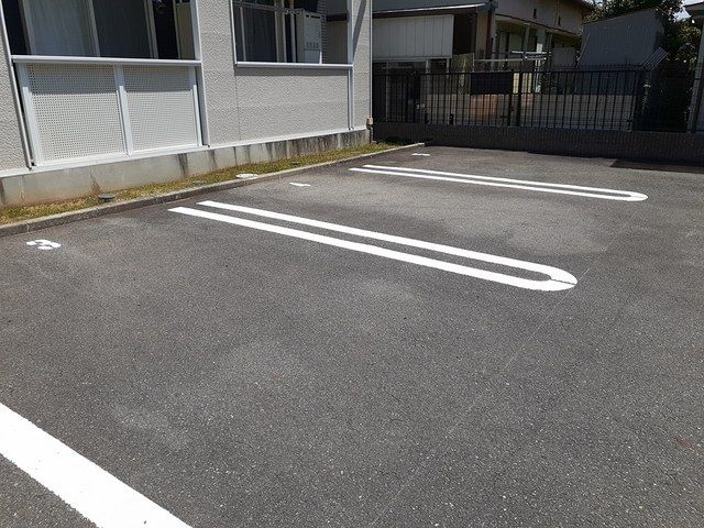 17/23 駐車場