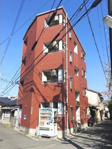 16/19 エントランス