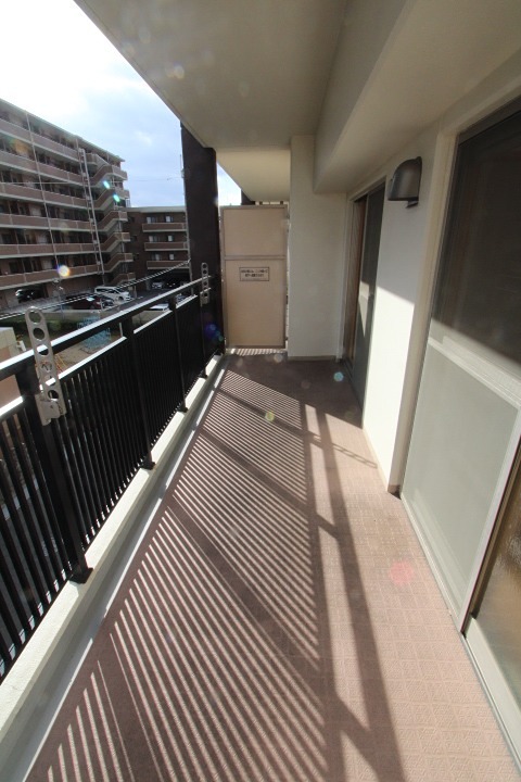 22/27 バルコニー