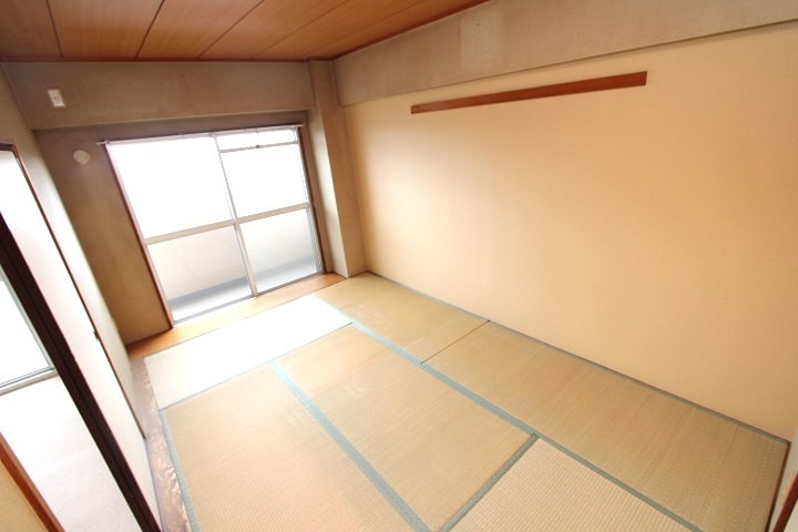 24/26 エントランス