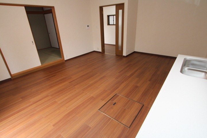 27/30 エントランス