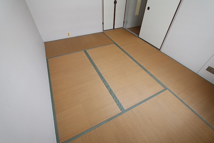 23/25 エントランス