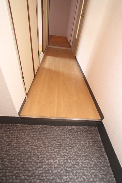 13/25 玄関