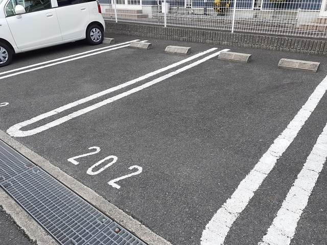 2/4 駐車場