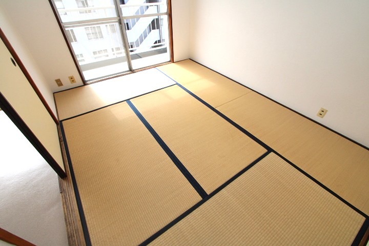 24/26 エントランス