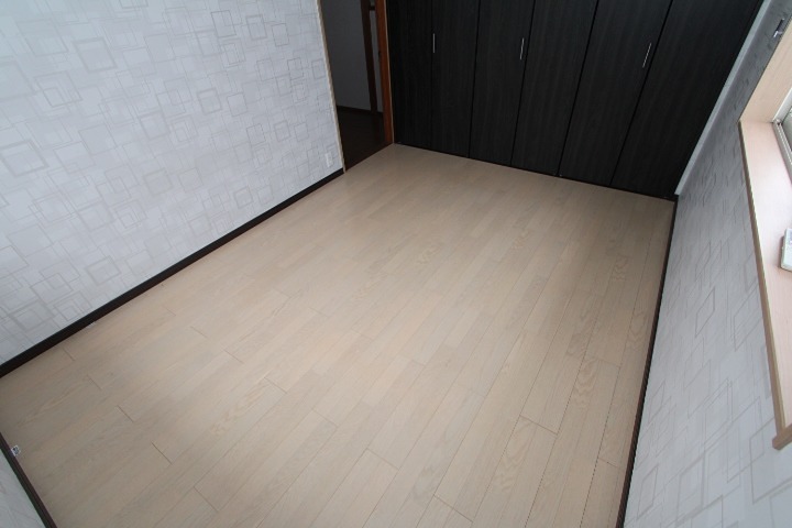 25/27 エントランス