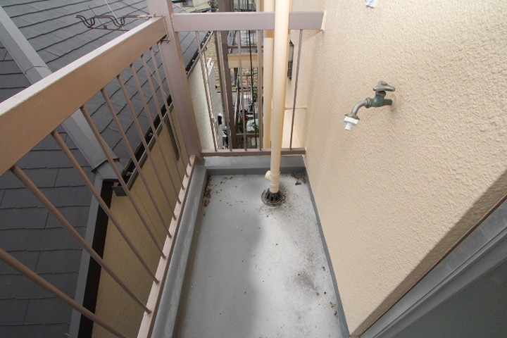 13/19 バルコニー