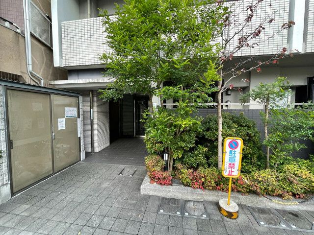 24/26 エントランス