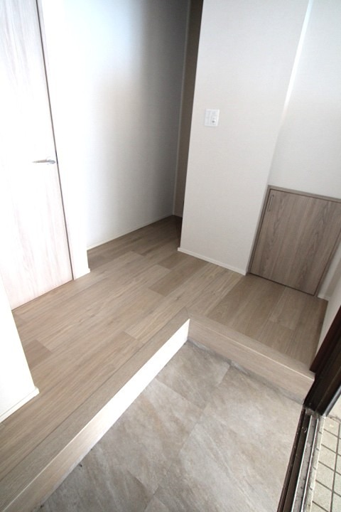 24/27 エントランス