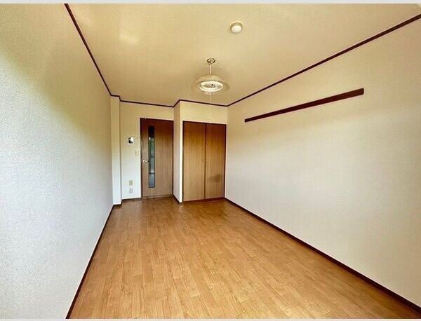 24/30 エントランス