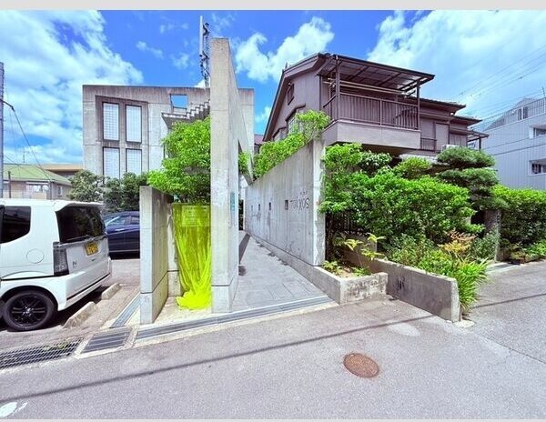 14/19 エントランス