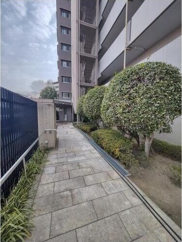 23/30 エントランス