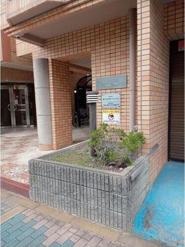 28/30 エントランス