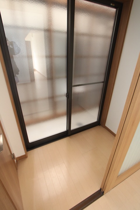 13/27 玄関