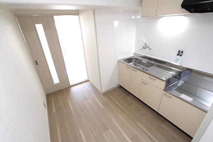 16/18 エントランス