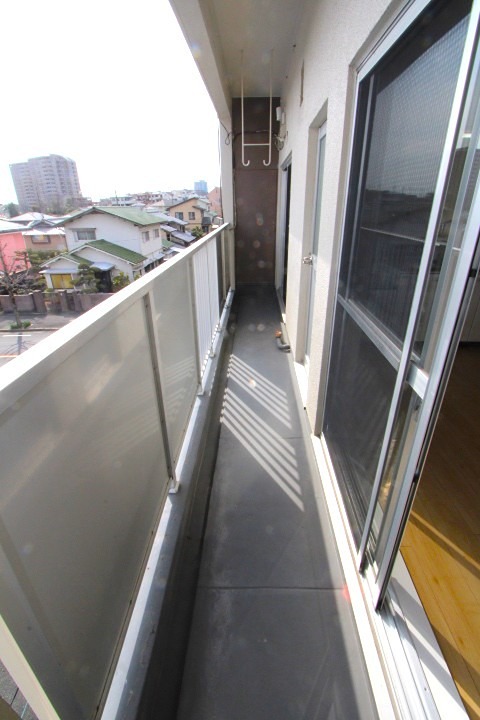 13/18 バルコニー