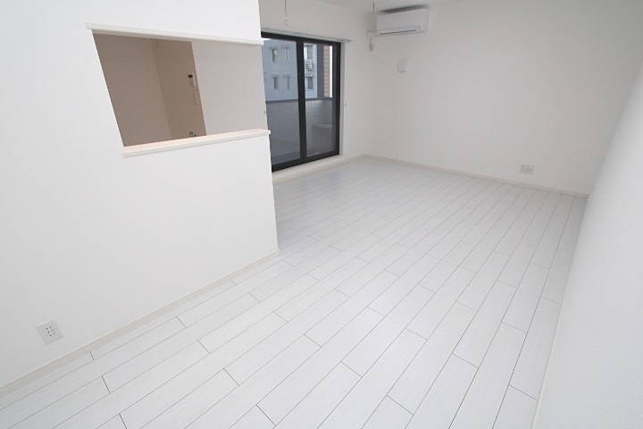 16/18 エントランス