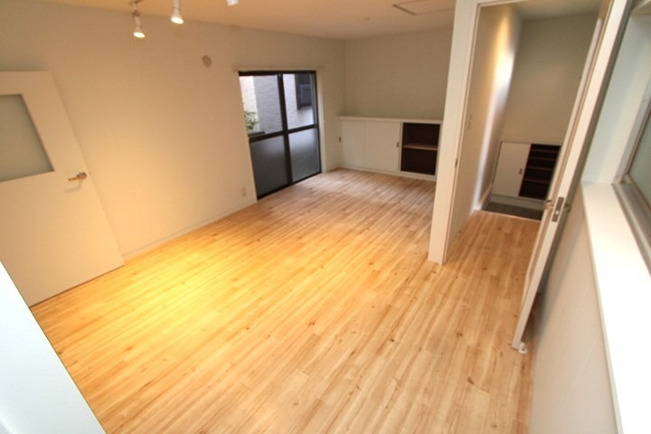 21/23 エントランス