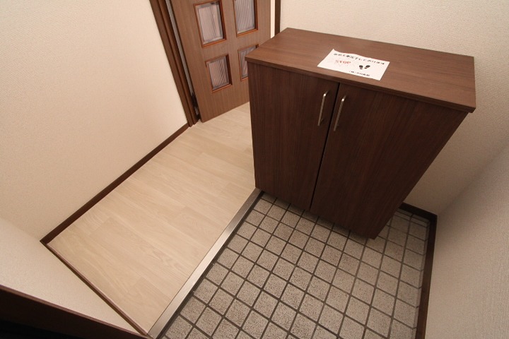 13/29 玄関