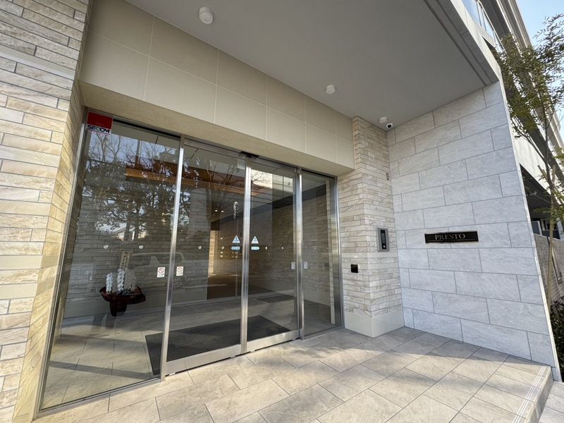 26/30 エントランス