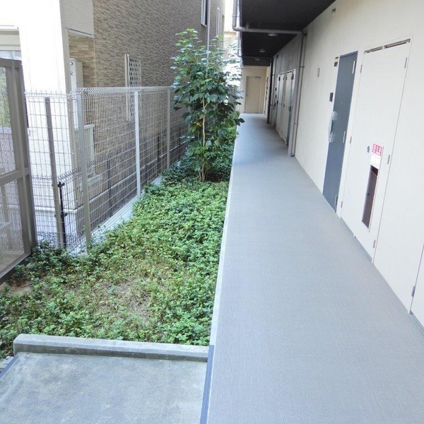 25/30 エントランス