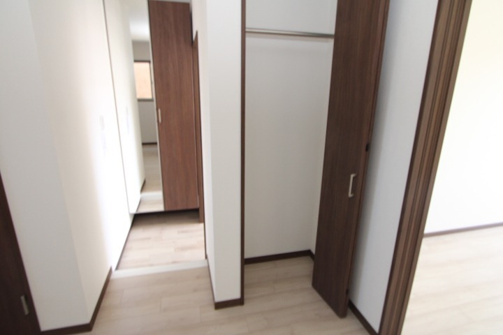 23/25 エントランス