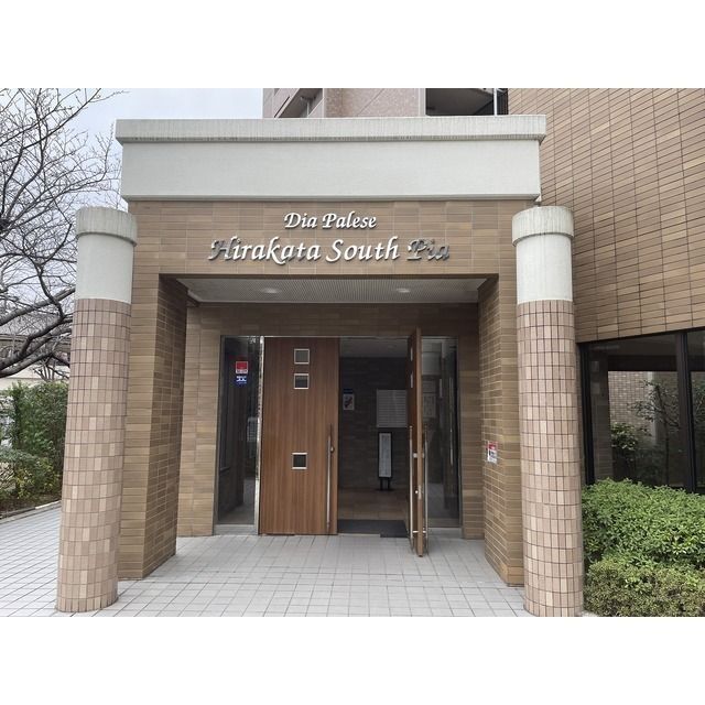 21/23 エントランス