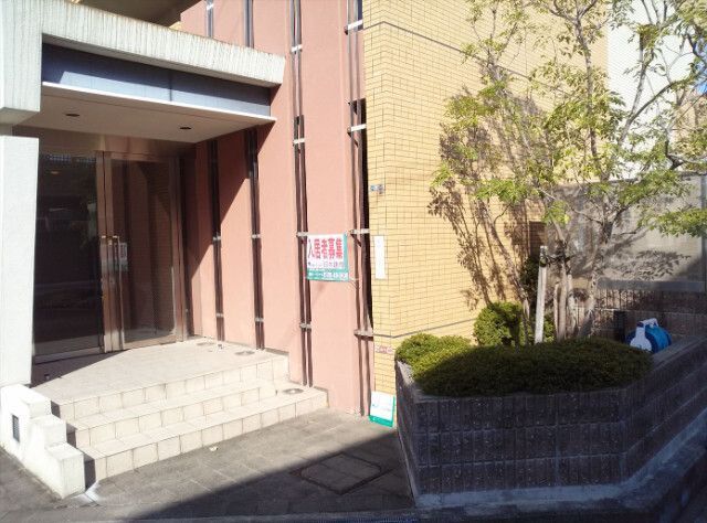 26/30 エントランス