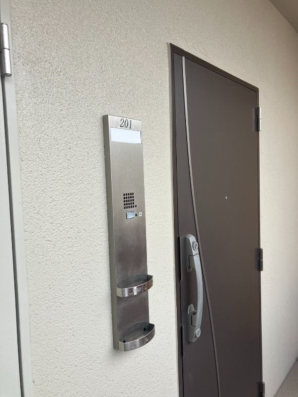 27/30 エントランス