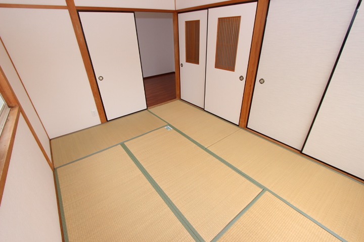 21/22 エントランス