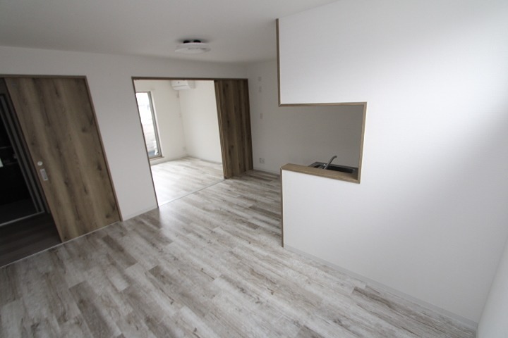 20/23 エントランス