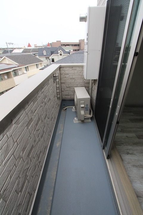 14/23 バルコニー