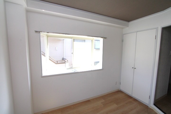 17/19 エントランス