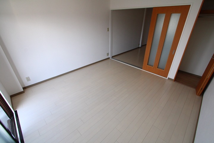 2/4 エントランス