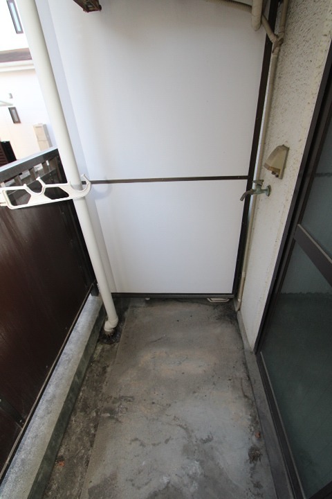 13/18 バルコニー