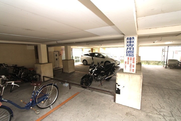 19/21 駐車場