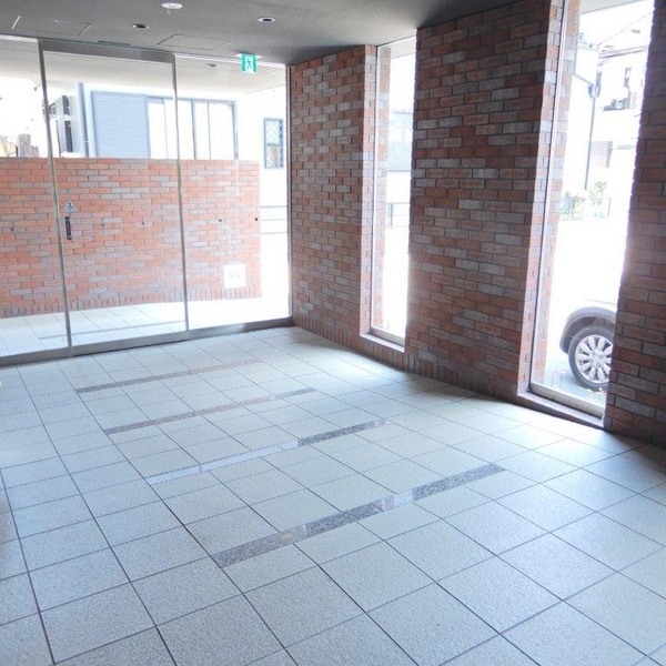 19/25 エントランス