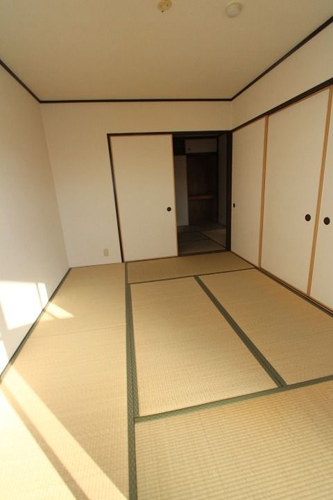 25/27 エントランス