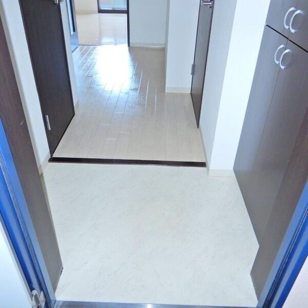 22/26 エントランス