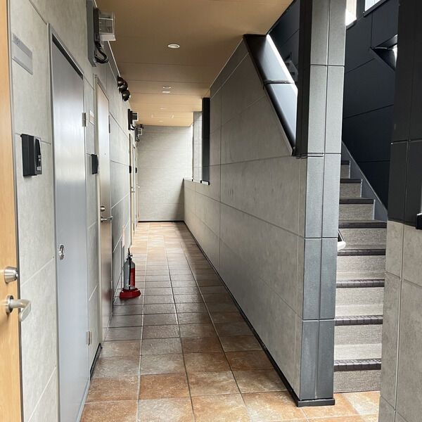 13/17 エントランス